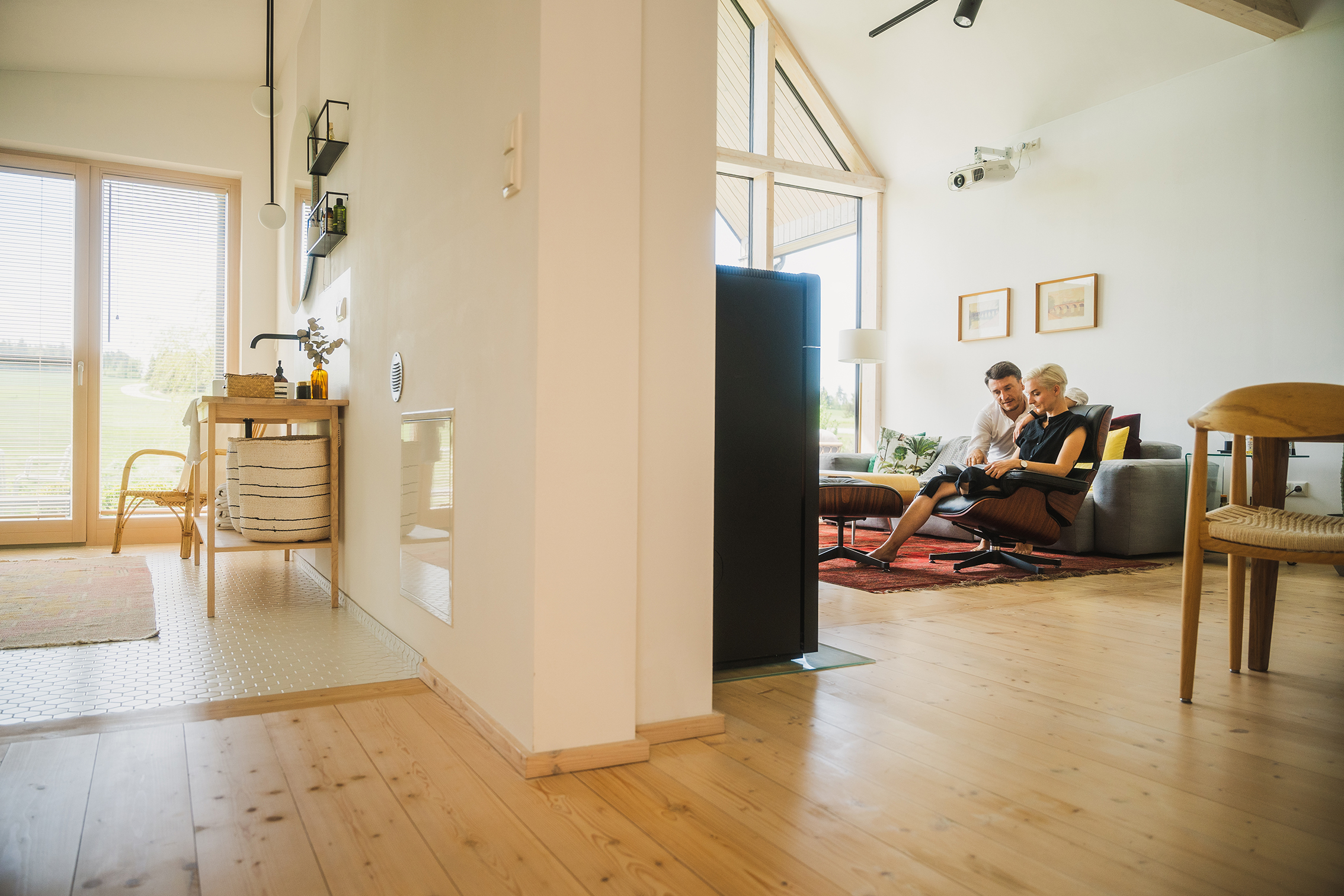 RIKA DOMO heats the living room and bathroom at the same time.